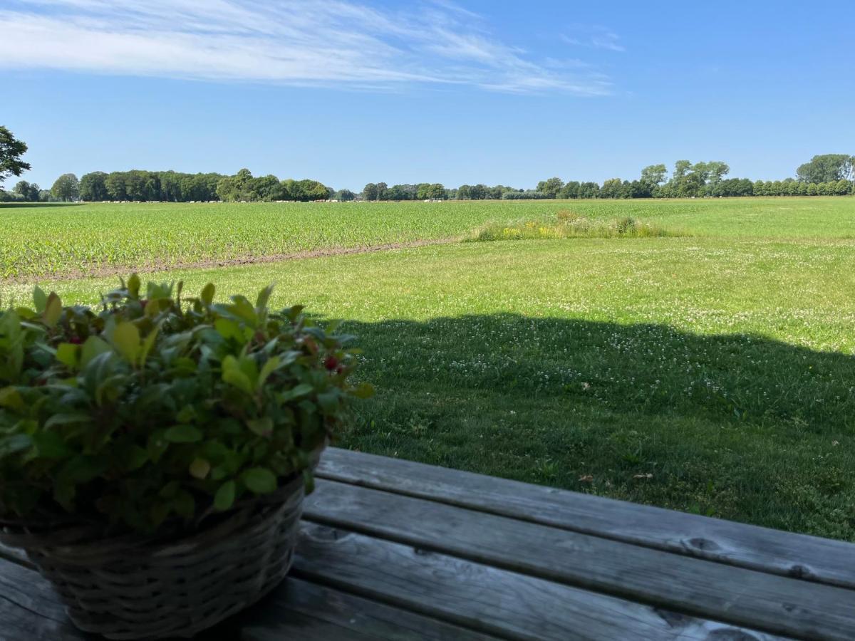 Gastenverblijf Weijdeblik Sinderen Bagian luar foto